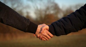 verlässliche Zusagen mit Handschlagqualität